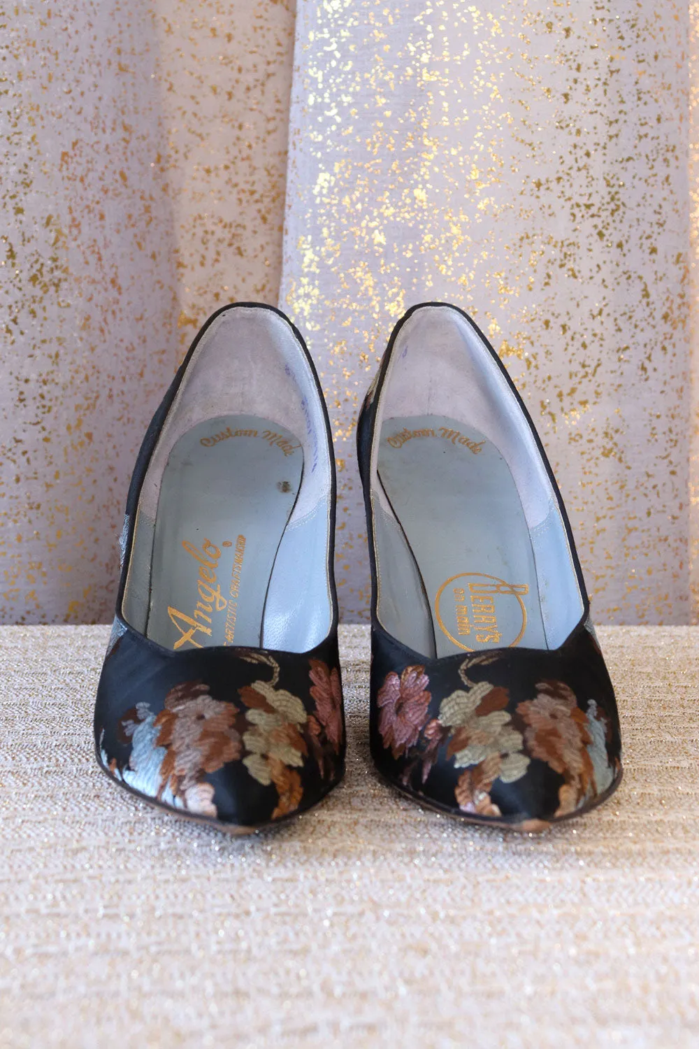 1950s Brocade Floral Pumps 8