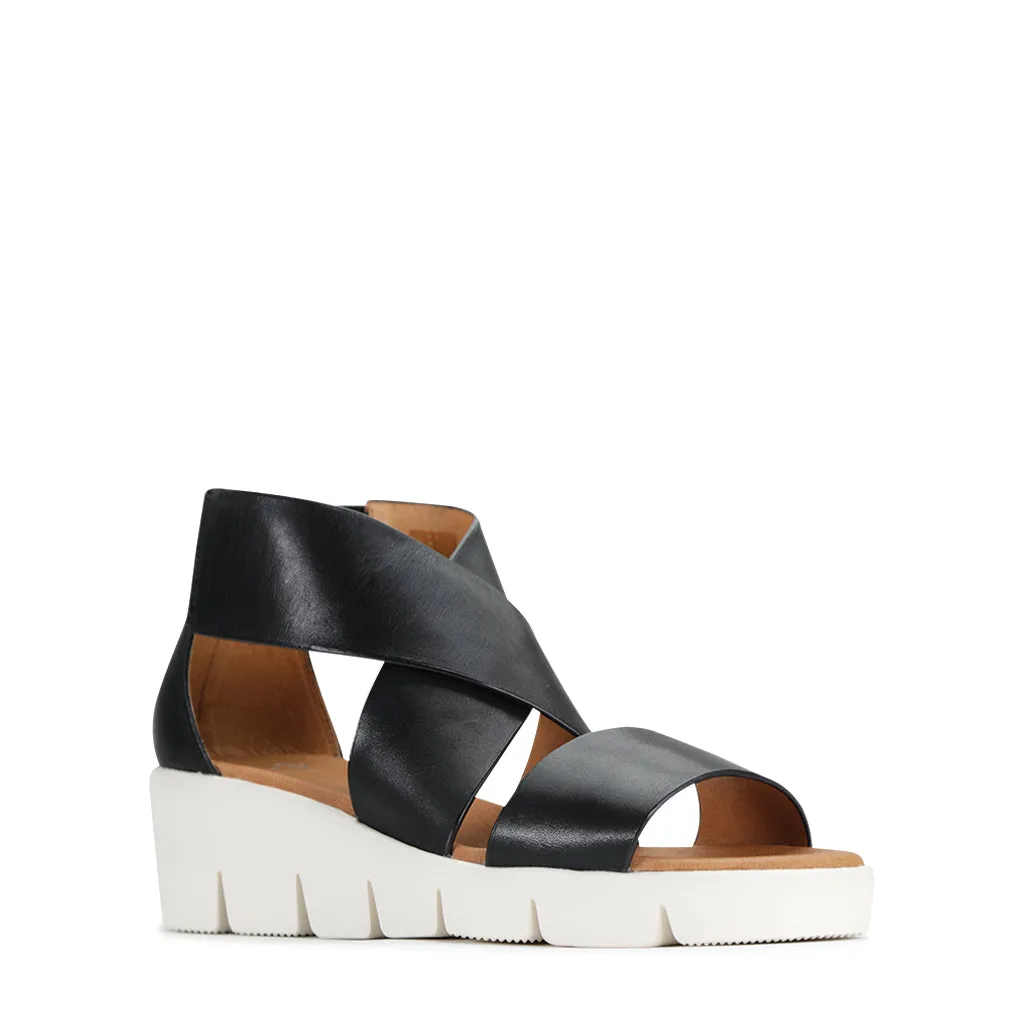 Basis Leather Sandals