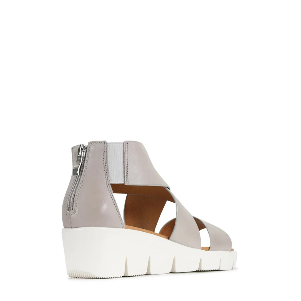 Basis Leather Sandals