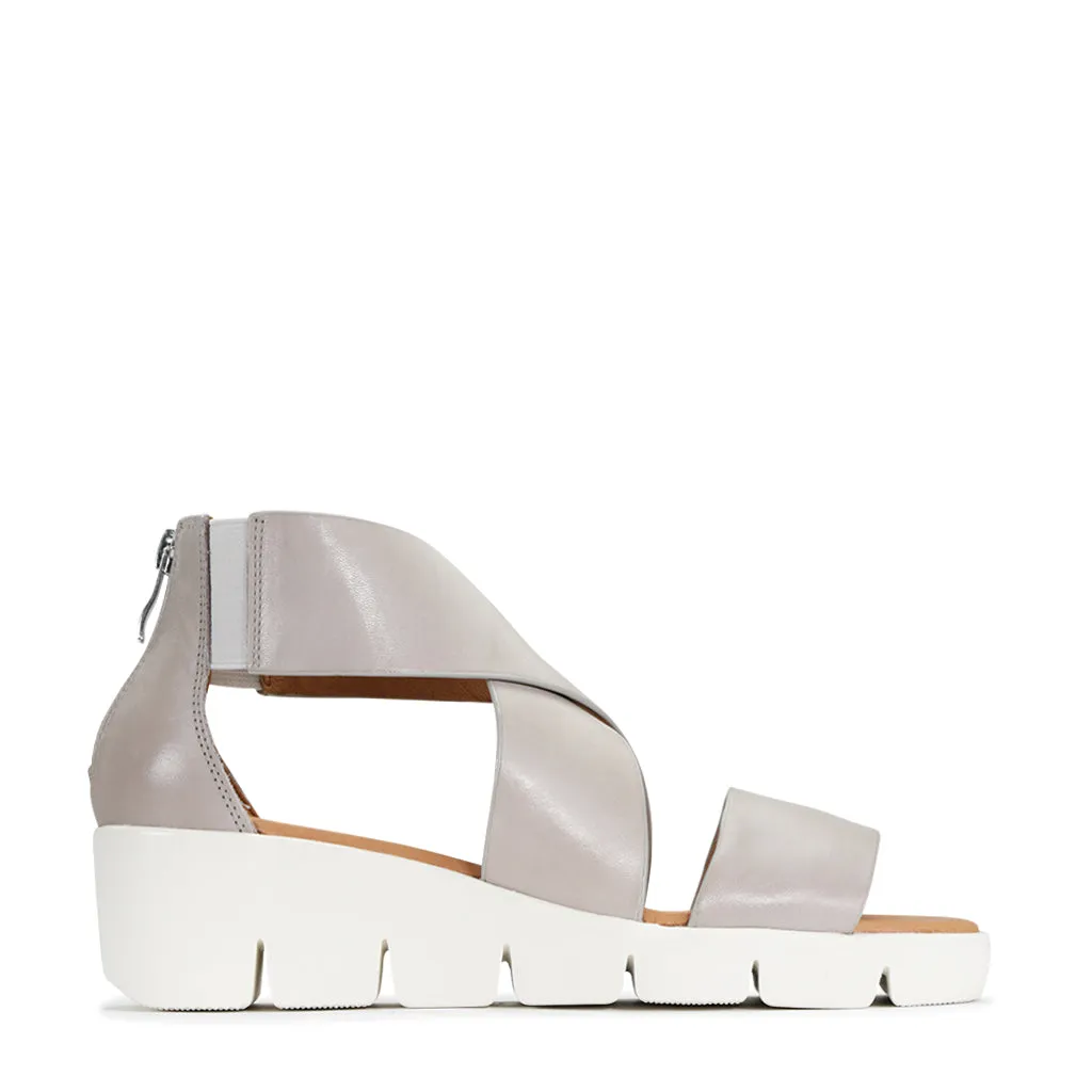 Basis Leather Sandals