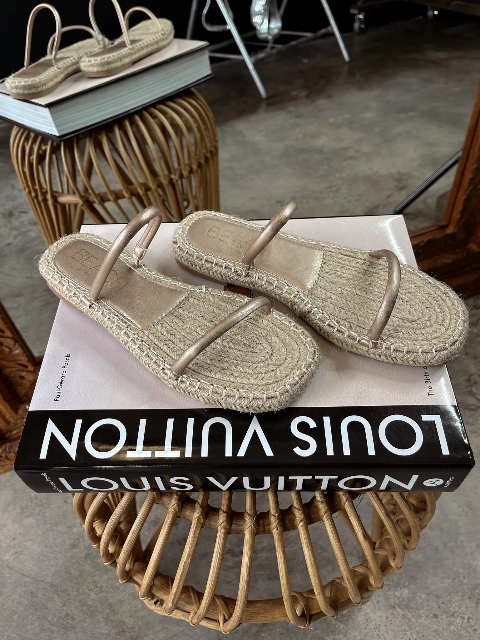 Bermuda Sandals-Size 6