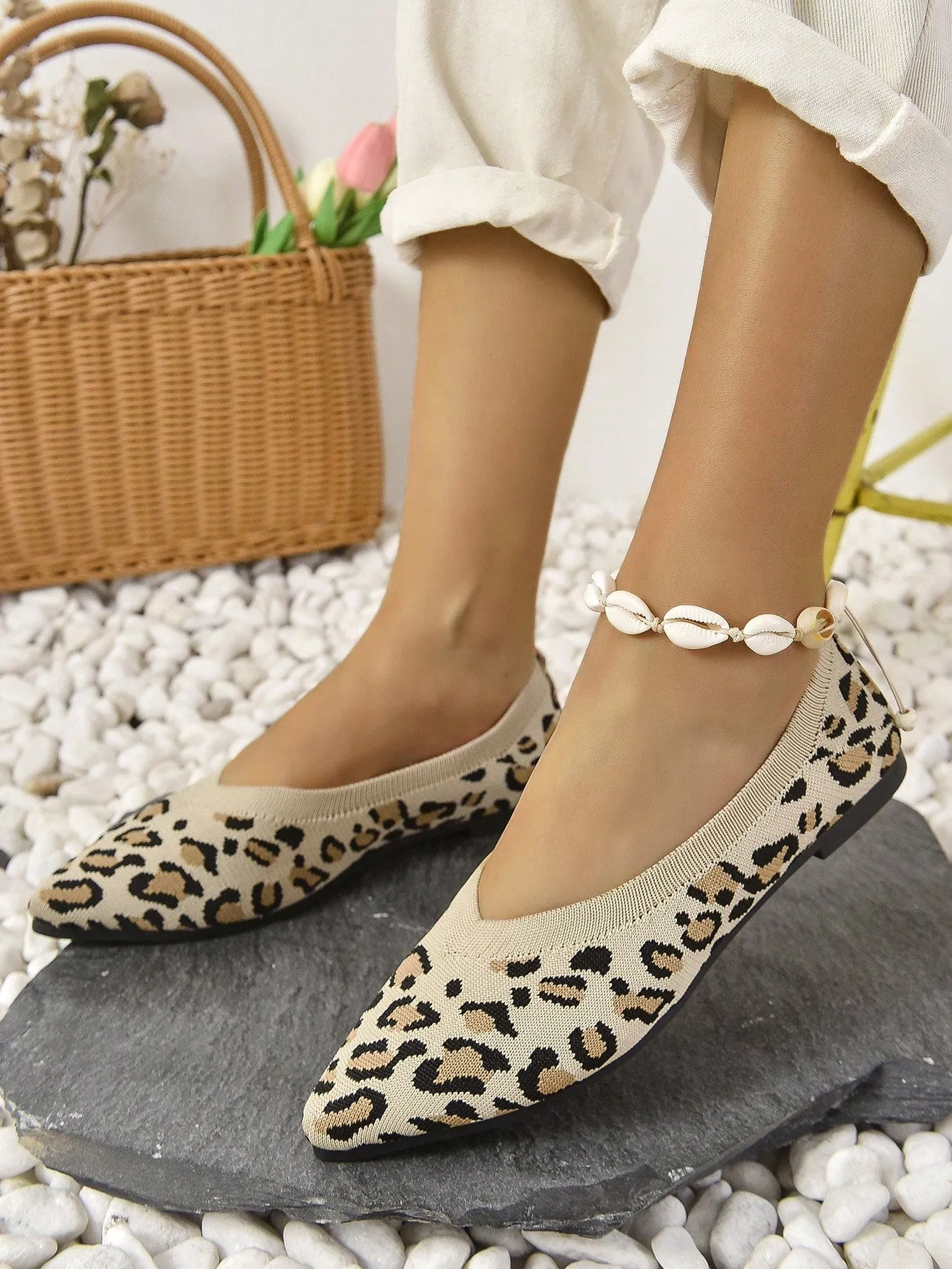 Chevron Pattern Point Toe Ballet Flats