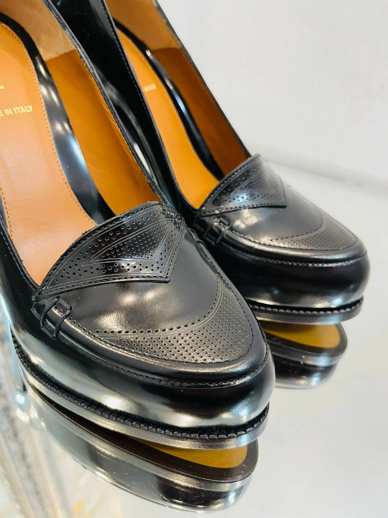 Fendi Leather Loafer Block Heel Pumps. Size 37