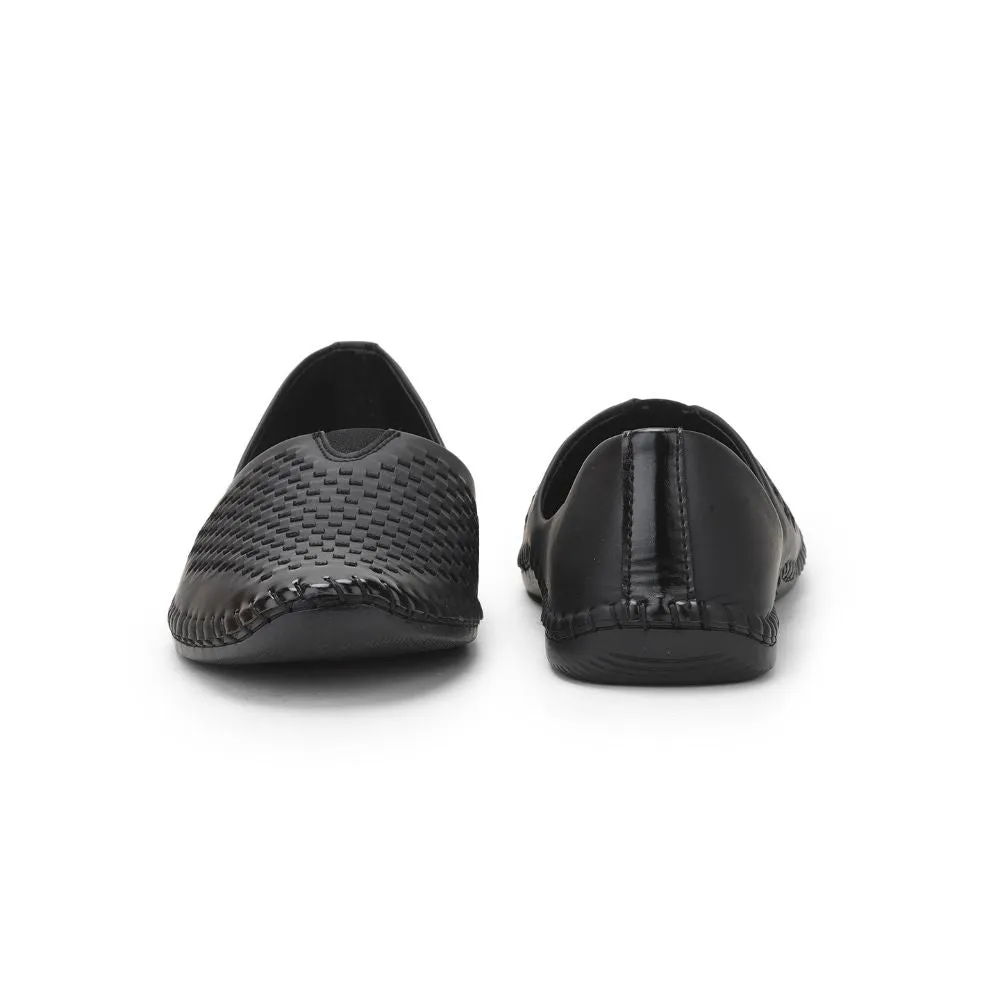 Fortune (Black) Casual Mojari Shoes For Men Avn-40 By Liberty