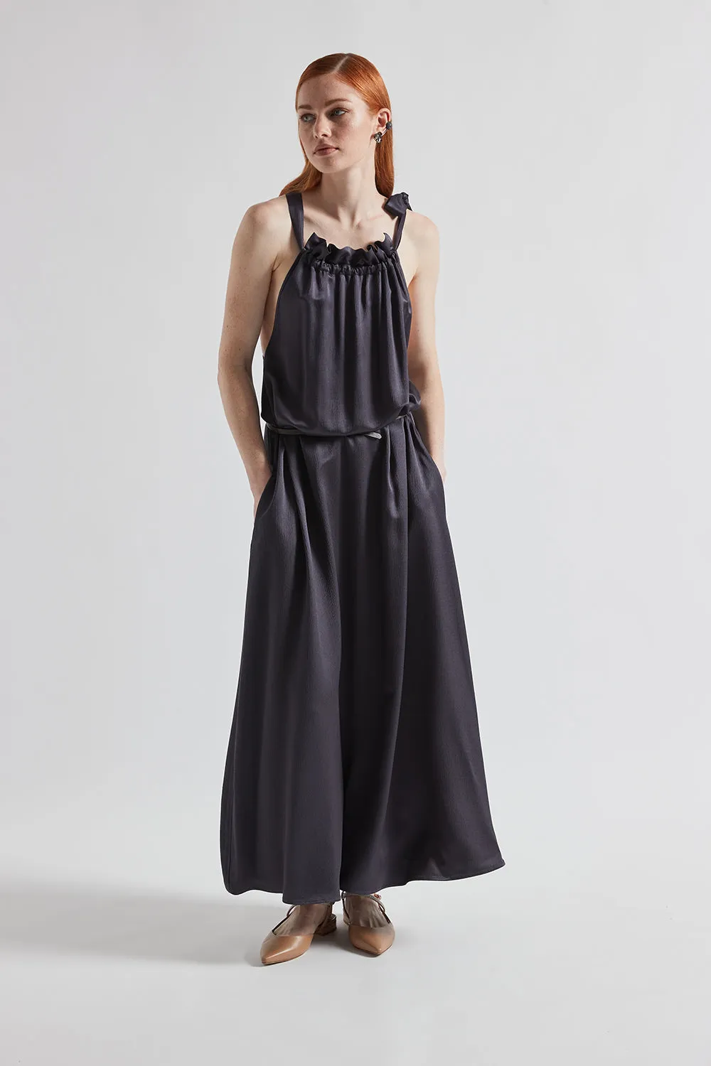 Long dress with American neckline