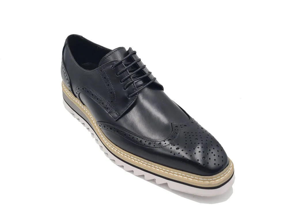 Wing-tip Blucher style Oxford with ligtweight sole